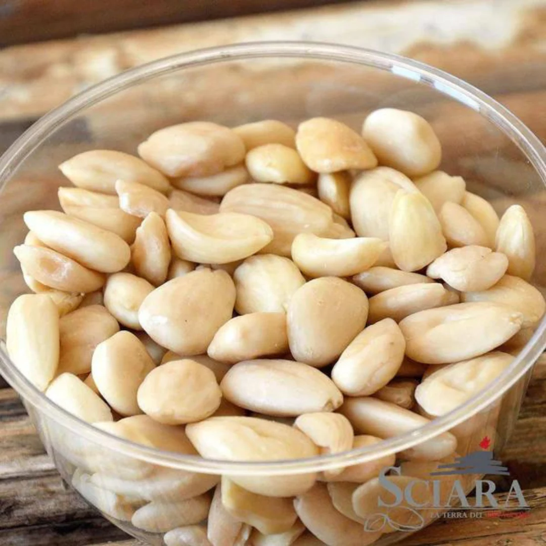 Sicilian Peeled Almonds - Image 3